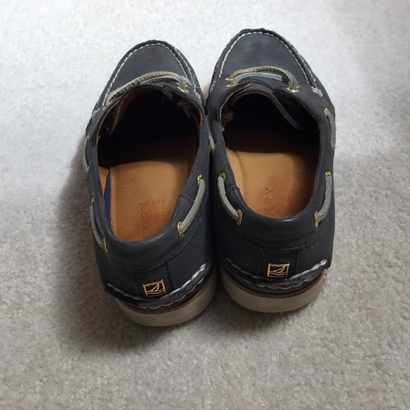 Blue sperrys Gold Cup - Picture 3 of 3